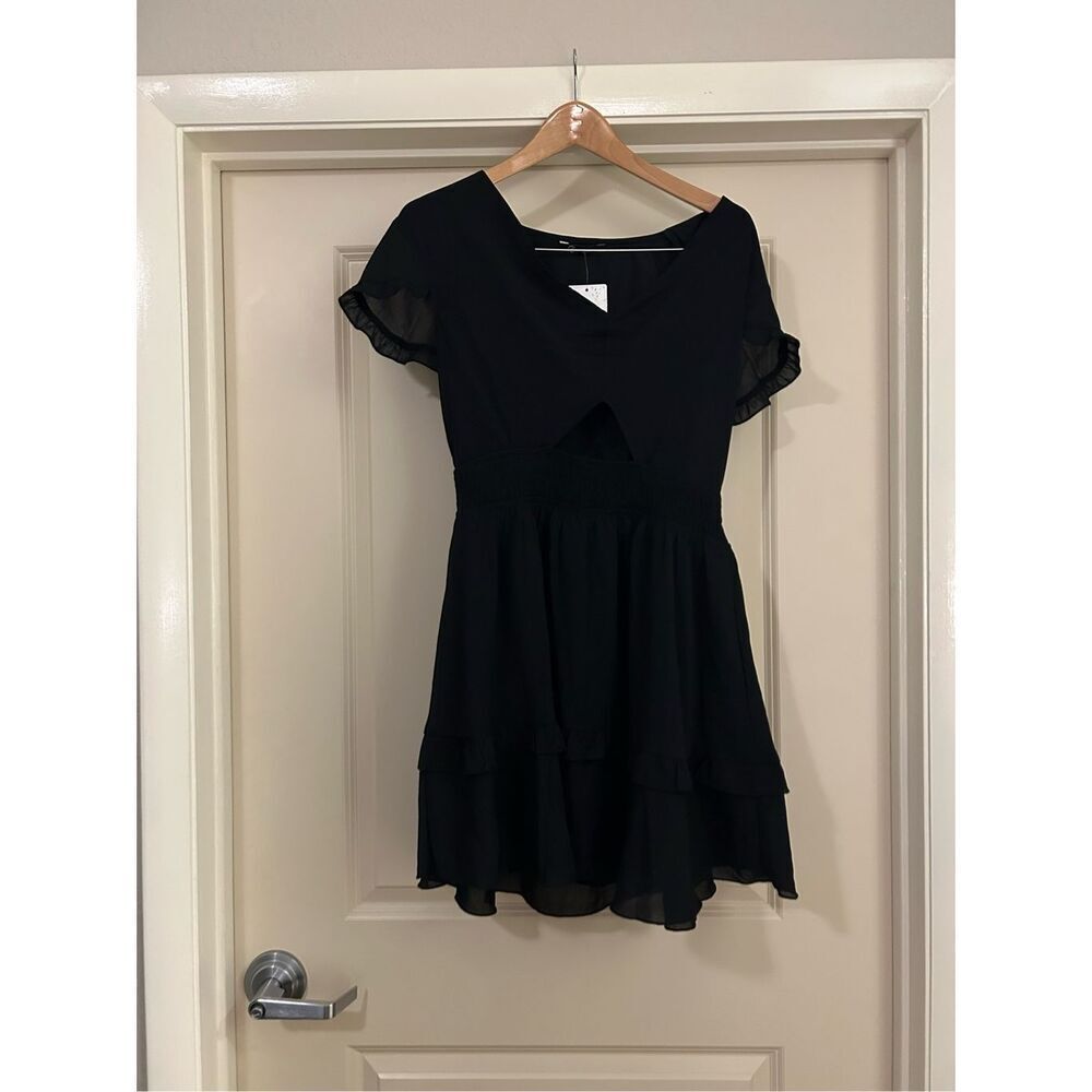 NEW Mini Dress V Neck Short Sleeve Ruffle Tiered Layer Cut out Dress L